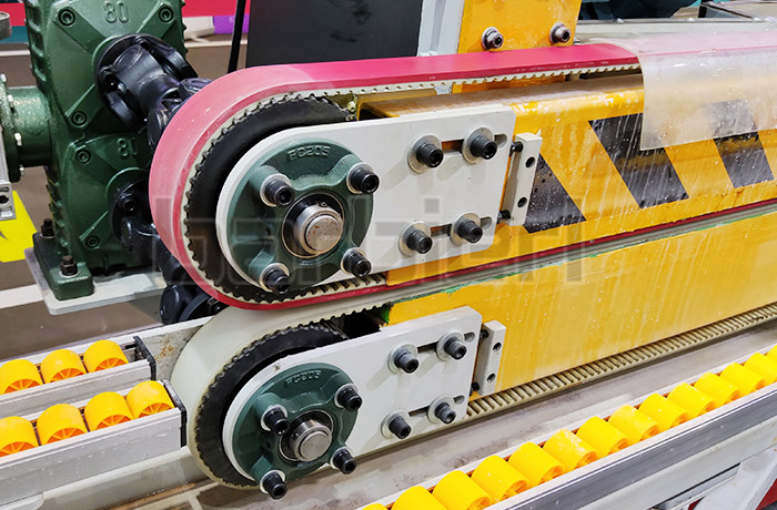 Meshing belt transmission Meshing belt transmission